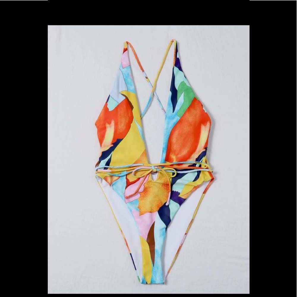 NWOT Graphic Plunging One Piece Swimsuit